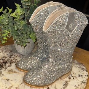 A Bear Co. Toddler Silver Glitter Cowgirl Boots Size 7